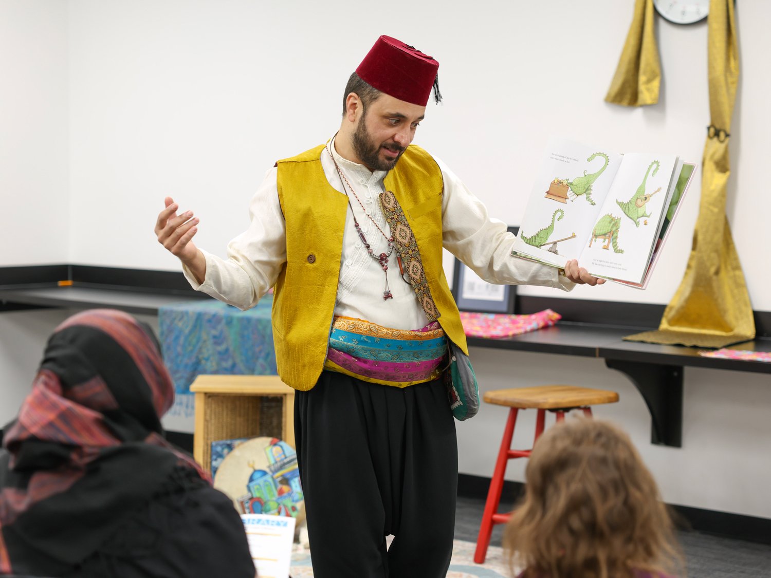 ArtsReimagined-Library-Storytelling-26April2025-MohammedAhmed-(8)_4x3