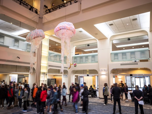 EDUFAQ_JackSingerLobbyFull_FacingExit