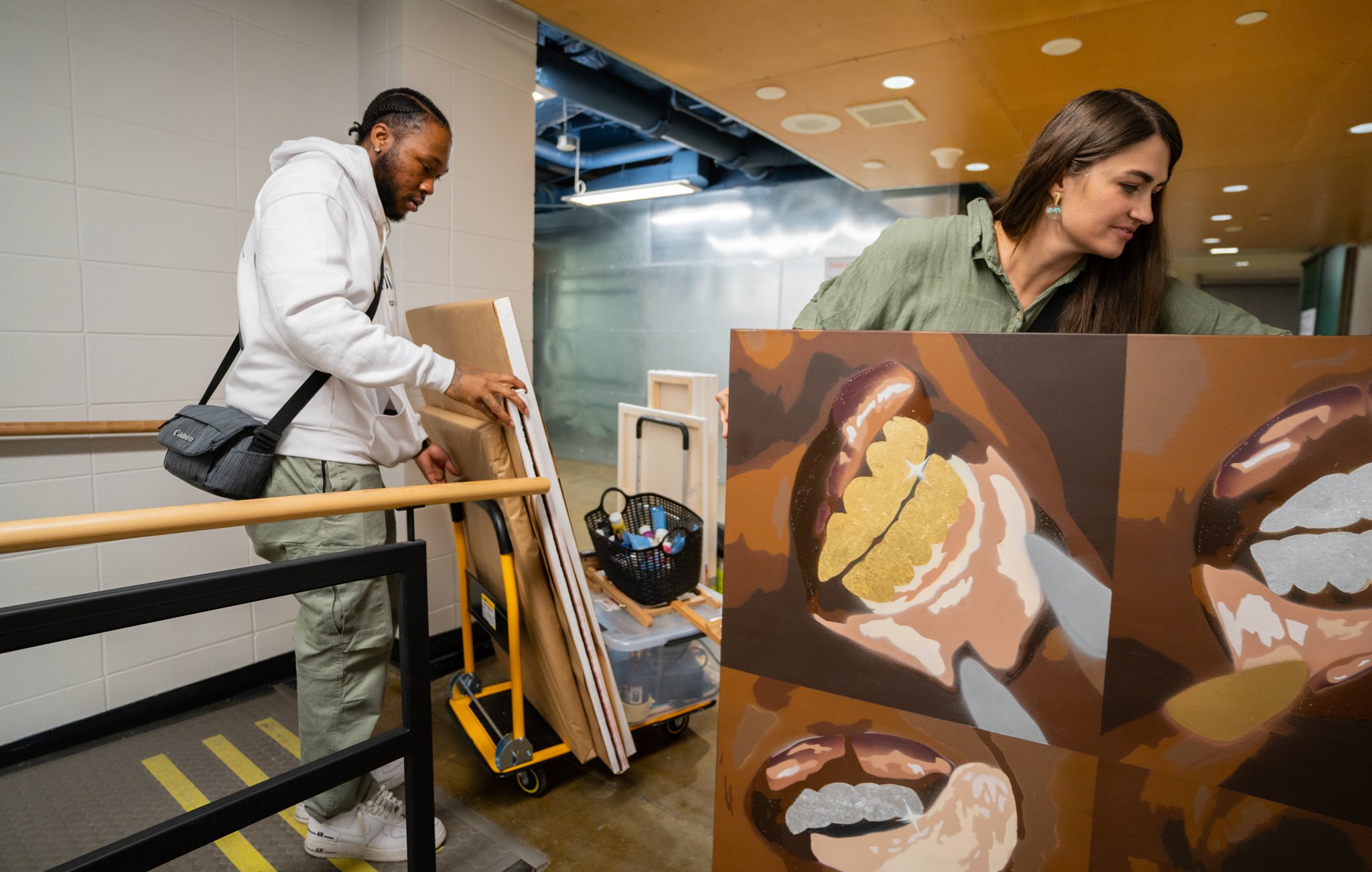 Installation process, photo by May Shi